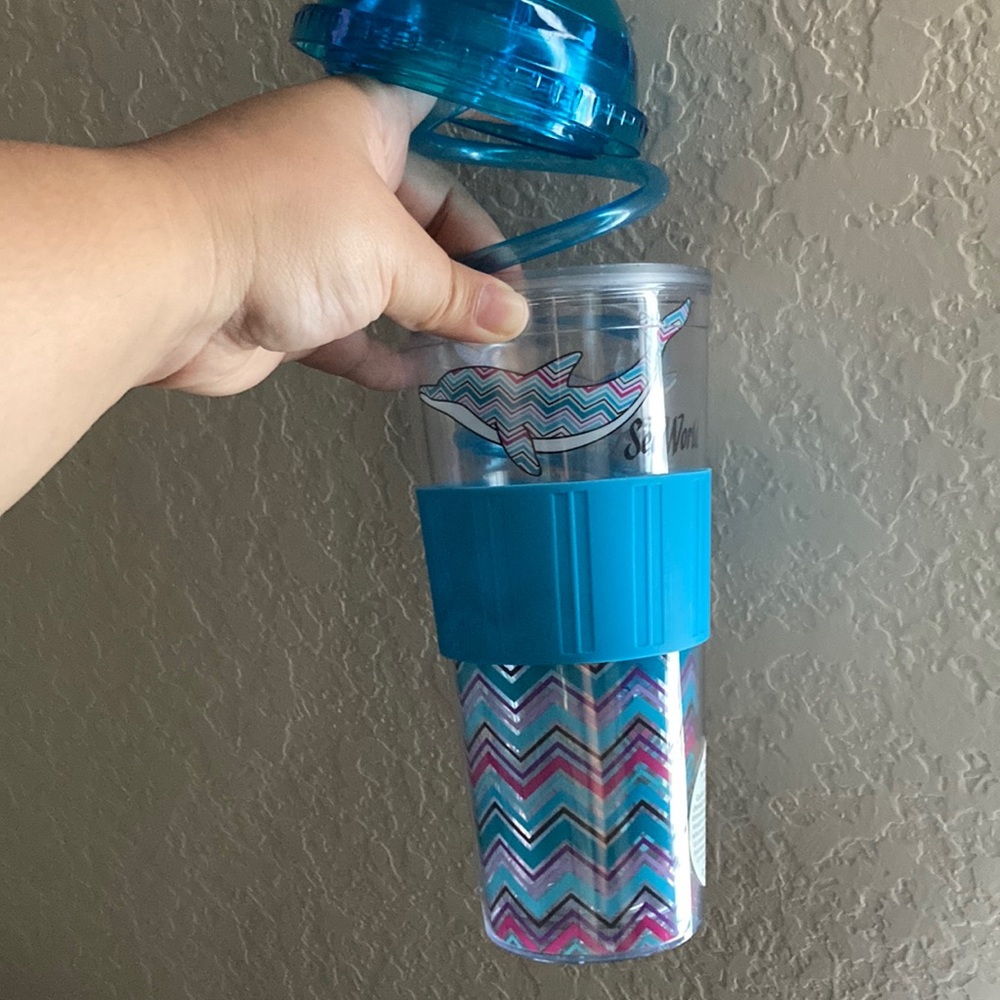 Seaworld dolphin cup